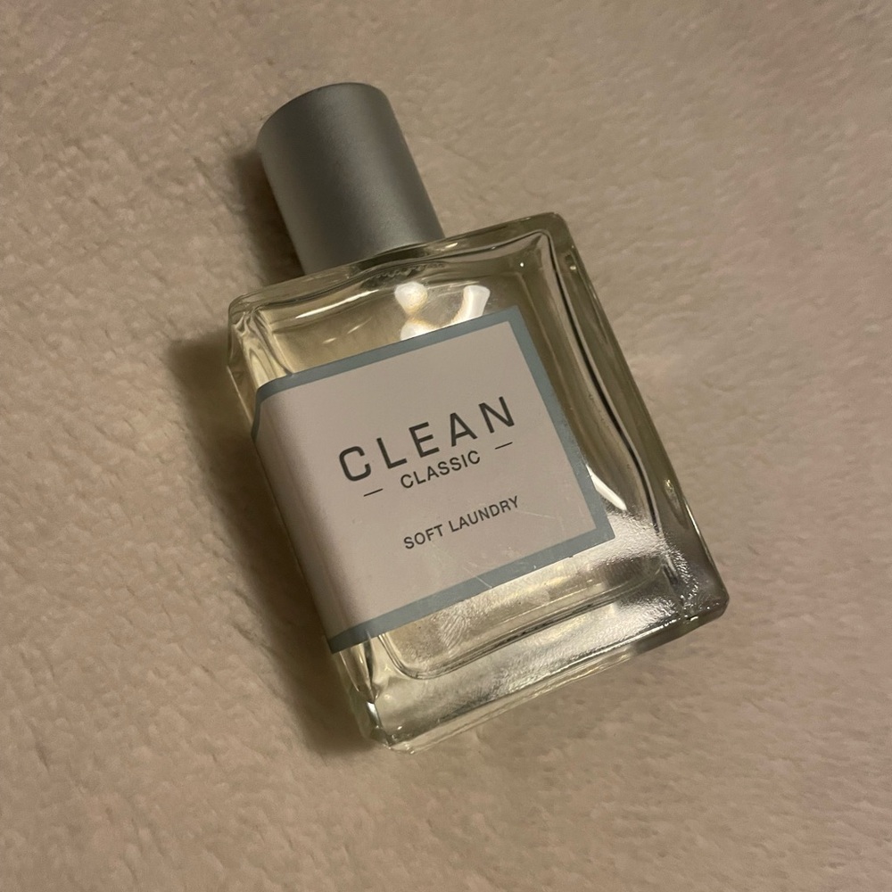 TJ Max perfume. (FULL BOTTLE)